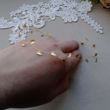 Charger l&#39;image dans la galerie, Vigne de cheveux de mariage avec petites feuilles dorées en style grecque, Bandeau cheveux mariée