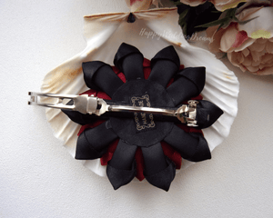 Barrette française avec fleur ronde style kanzashi, Pince à cheveux longs