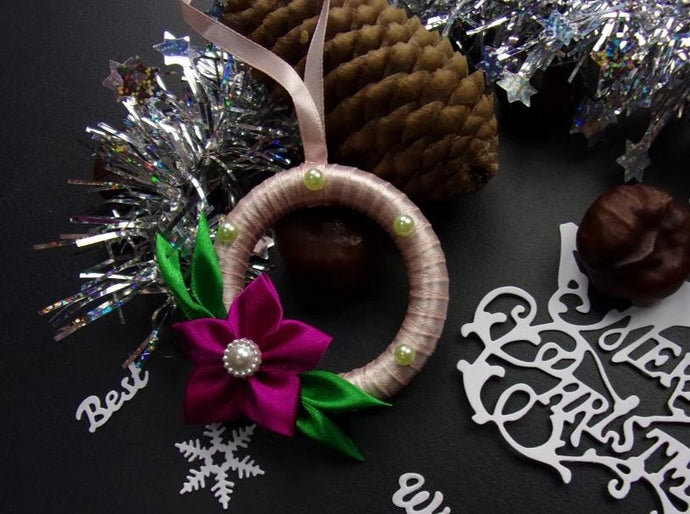 Ornement de Noël, Suspension pour sapin en rose et violet, Décoration maison Réveillon 