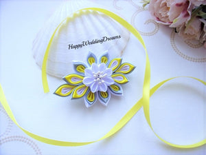 Pince à cheveux fleur kanzashi, Barrette à cheveux avec fleur en satin blanc, gris et jaune