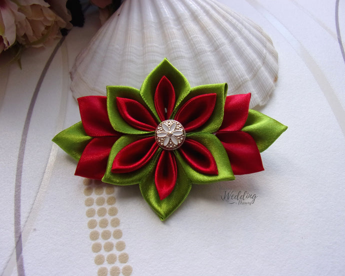 Barrette française de Noël avec fleur kanzashi en satin rouge et vert