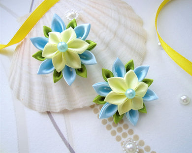 Pince cheveux petite fille avec fleur kanzashi bleu et jaune