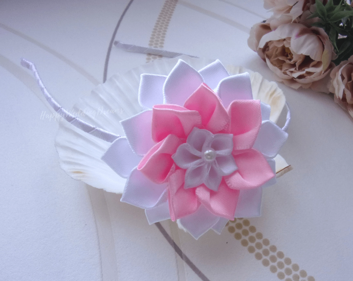 Diadème fleur en satin blanc et rose, Serre-tête mariage ou première communion