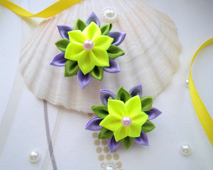 Pince cheveux fleur kanzashi pour petite fille couleurs violet et jaune fluo