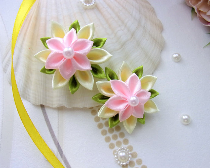 Élastique cheveux fleur kanzashi jaune et rose, queue de cheval, nattes petite fille, Chouchou