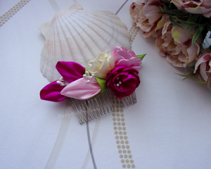 Peigne cheveux mariage romantique avec fleurs en satin