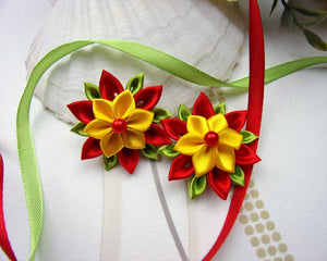 Barrette cheveux avec fleur kanzashi en satin rouge et jaune, Pince cheveux fille