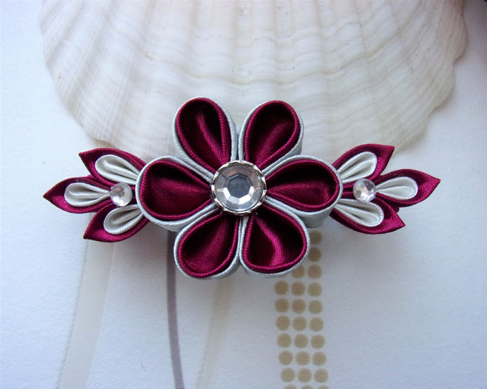 Barrette française avec fleurs kanzashi en bordeaux et gris, Pince cheveux longs