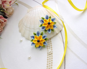 Barrette cheveux avec fleur kanzashi en satin bleu et jaune, Pince cheveux fille
