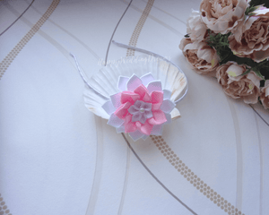 Diadème fleur en satin blanc et rose, Serre-tête mariage ou première communion