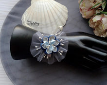 Charger l&#39;image dans la galerie, Bracelet de mariage fleur kanzashi et tulle, Corsage de poignet demoiselle d&#39;honneur