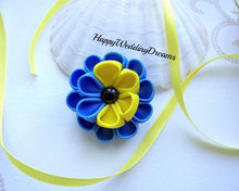 Charger l&#39;image dans la galerie, Pince à cheveux fleur kanzashi bleu et jaune, Barrette à cheveux avec fleur en ruban gros grain