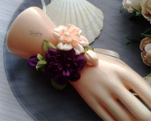 Charger l&#39;image dans la galerie, Bracelet de mariage fleurs champêtres, Corsage de poignet demoiselle d&#39;honneur