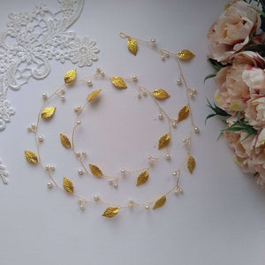 Image de vigne de cheveux extra longue avec feuilles dorées et perles pour coiffure de mariage
