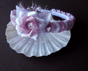 Serre-tête en blanc et rose pour mariage ou communion, Diadème fleur en satin
