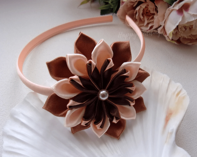 Serre-tête fille fleur kanzashi marron et pêche, Bandeau cheveux fleur en satin, Diadème