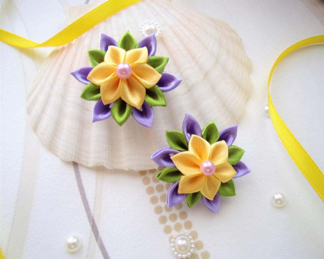 Pince cheveux fleur kanzashi pour petite fille couleurs violet et jaune