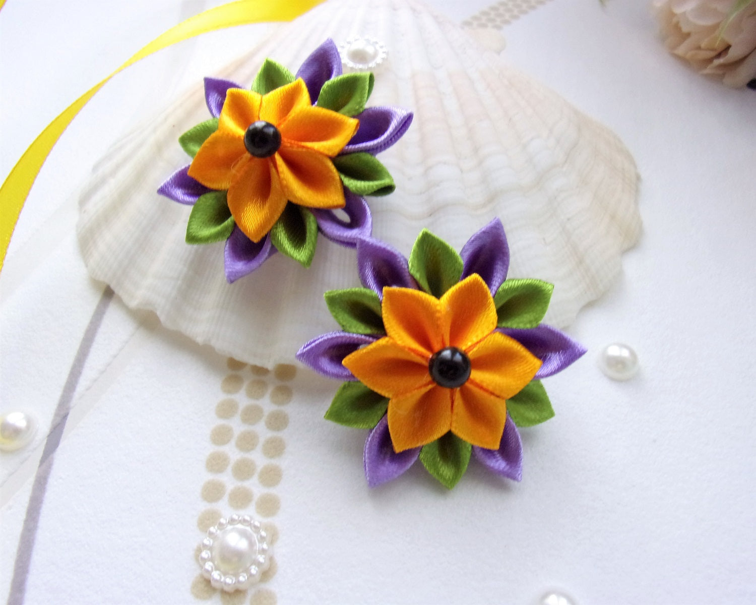 Élastique cheveux fleur kanzashi jaune et rose, queue de cheval, natte –  HappyWeddingDreams