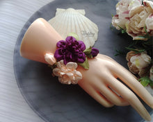 Charger l&#39;image dans la galerie, Bracelet de mariage fleurs champêtres, Corsage de poignet demoiselle d&#39;honneur