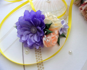 Barrette française avec fleurs en satin violet, crème et pêche, Pince cheveux mariage champêtre