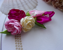 Charger l&#39;image dans la galerie, Peigne cheveux mariage romantique avec fleurs en satin
