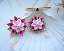 Charger l&#39;image dans la galerie, Pince cheveux petite fille avec fleur kanzashi rose