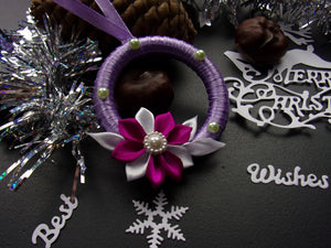 Décoration Réveillon Noël, Suspension pour sapin en violet et blanc