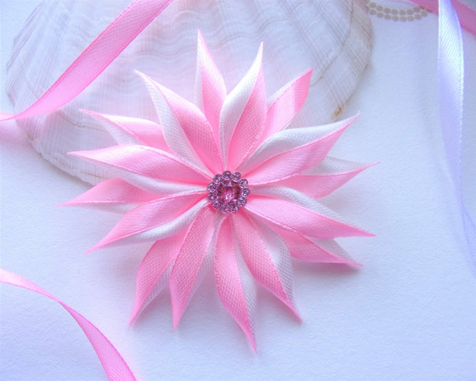 Pince à cheveux fleur en satin rose pâle et blanc, Barrette à cheveux mariage