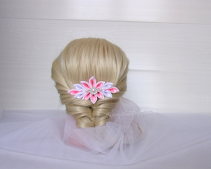 Peigne à cheveux mariage fleurs kanzashi blanc et rose, Barrette cheveux en satin