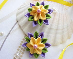 Pince cheveux fleur kanzashi pour petite fille couleurs violet et jaune