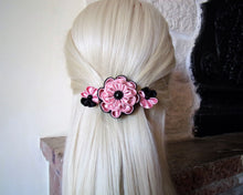 Charger l&#39;image dans la galerie, Pince à cheveux fleurs kanzashi en noir et vieux rose, Barrette française florale
