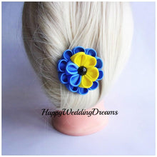 Charger l&#39;image dans la galerie, Pince à cheveux fleur kanzashi bleu et jaune, Barrette à cheveux avec fleur en ruban gros grain