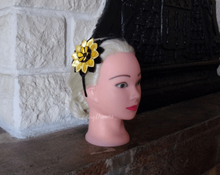 Charger l&#39;image dans la galerie, Serre-tête fille grande fleur kanzashi, Bandeau cheveux fleur en satin, Couleurs personnalisables